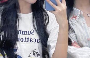 观看17c吃瓜带来的热门故事，成为娱乐圈的知情人士！