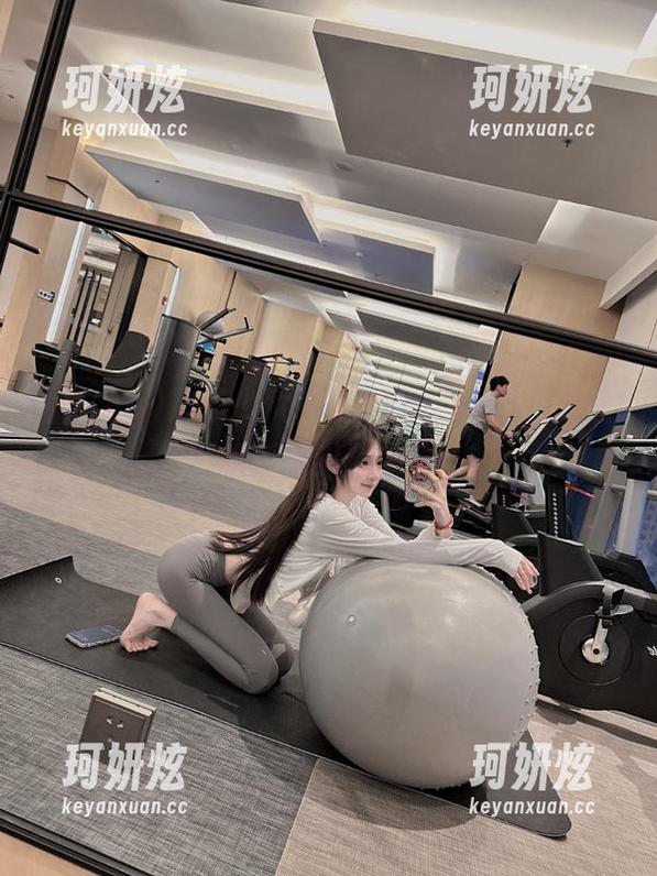 超萌少女推荐91cgplus，观看吃瓜资讯超方便