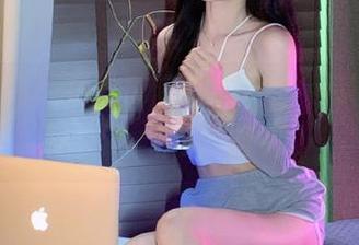 抖音网红爆料全在冲哥黑料网站，少女强烈推荐！