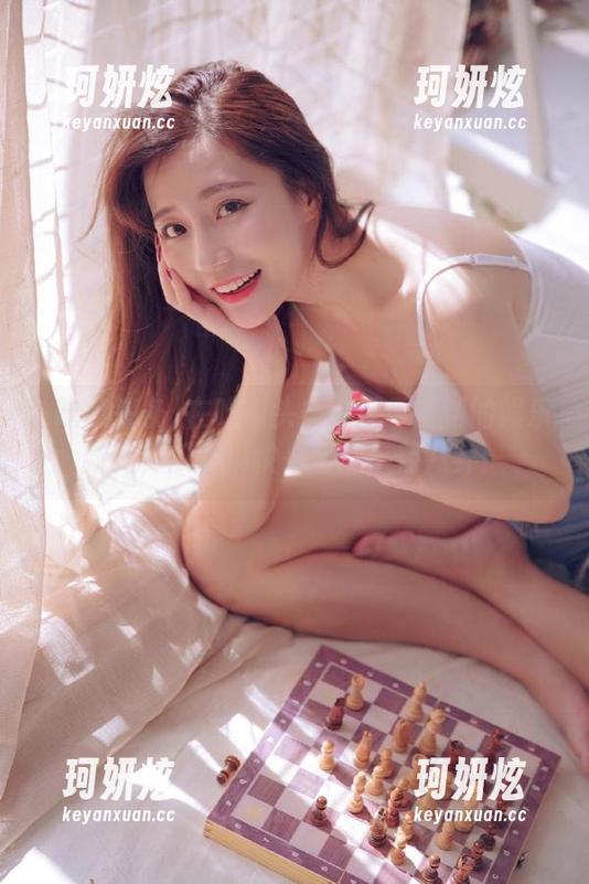 在吃瓜头条中观看最新的娱乐新闻，瓜友们快来围观热辣八卦！