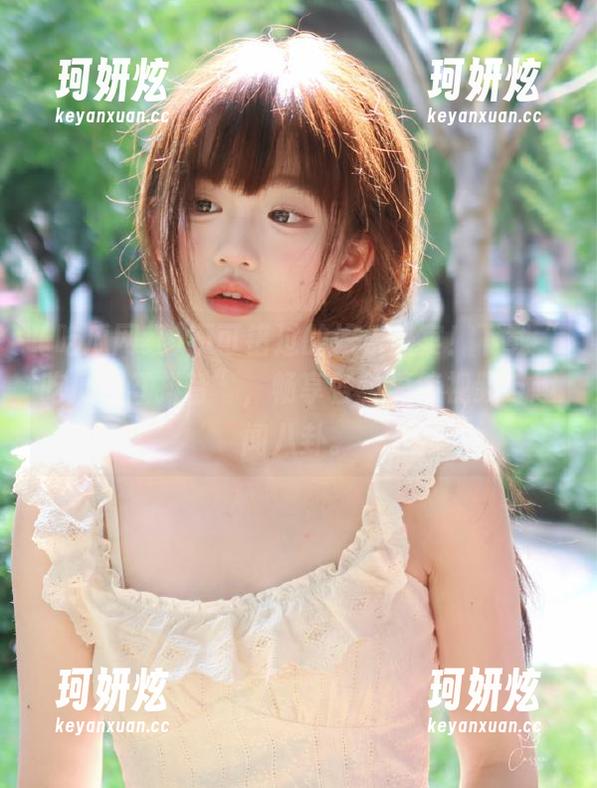 不可错过的娱乐盛宴！下载“吃瓜网红抖音”，畅享各种搞笑视频与趣闻八卦。