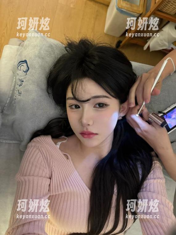 明星黑料每日更新，揭秘圈内不为人知的秘密