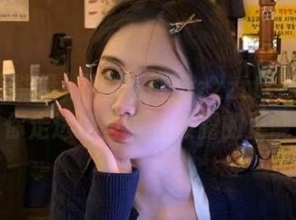 黑料正能量zzzttt传送门：网页带你走进那些未被披露的正能量时刻