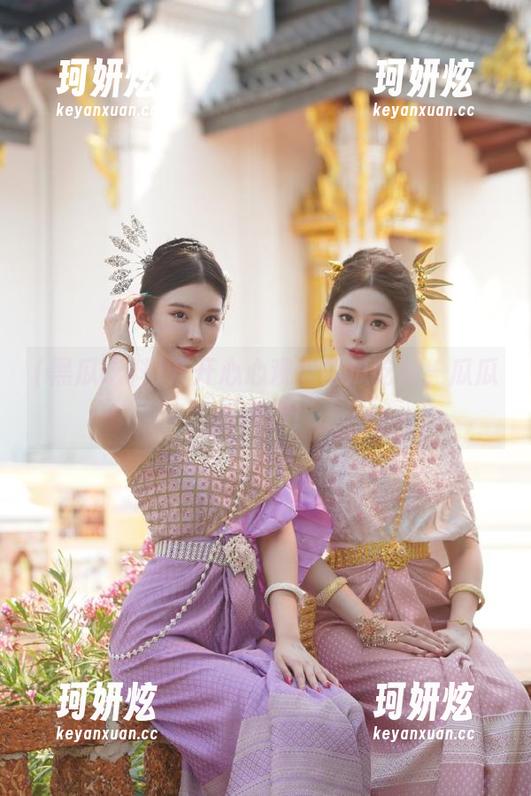 开开心心观看黑瓜吃料，瓜瓜乐不停！
